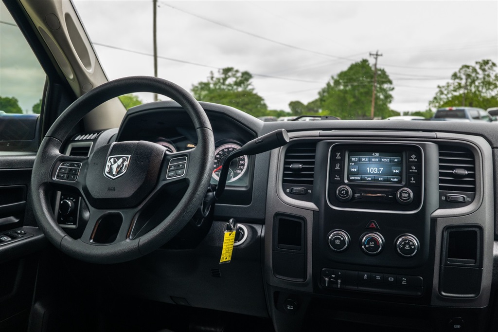 RAM3500 Tradesman Crew Cab 4WD DRW23