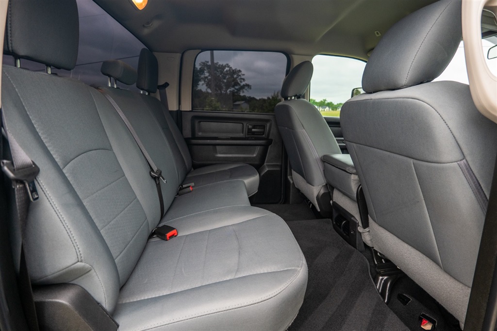 RAM3500 Tradesman Crew Cab 4WD DRW25