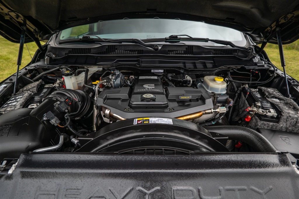 RAM3500 Tradesman Crew Cab 4WD DRW29