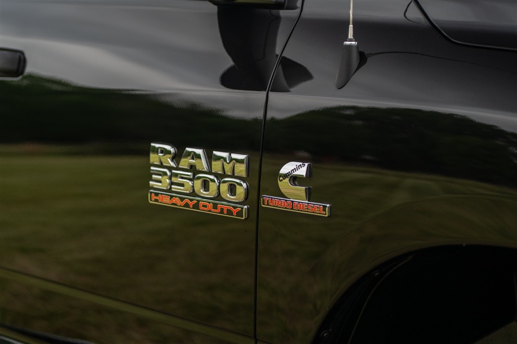 RAM3500 Tradesman Crew Cab 4WD DRW3