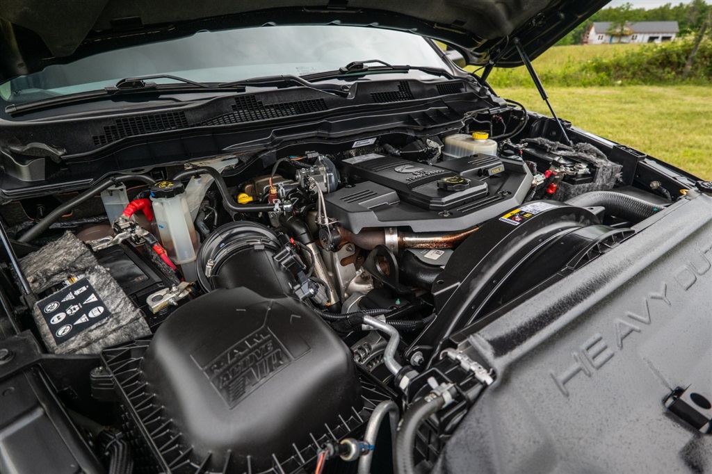 RAM3500 Tradesman Crew Cab 4WD DRW30