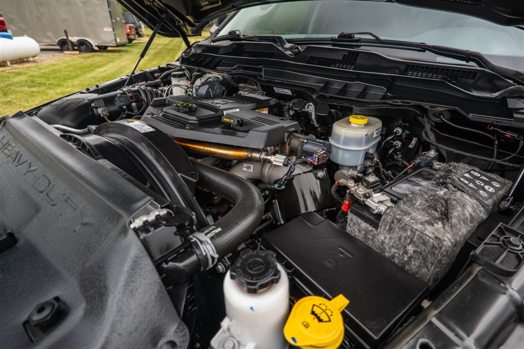 RAM3500 Tradesman Crew Cab 4WD DRW31