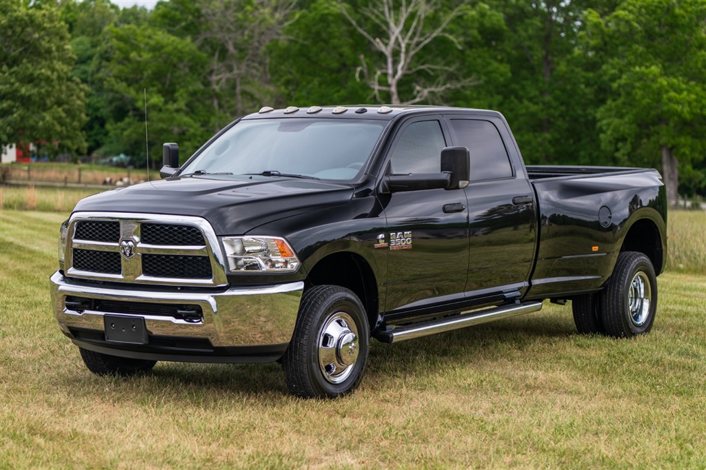 RAM3500 Tradesman Crew Cab 4WD DRW5