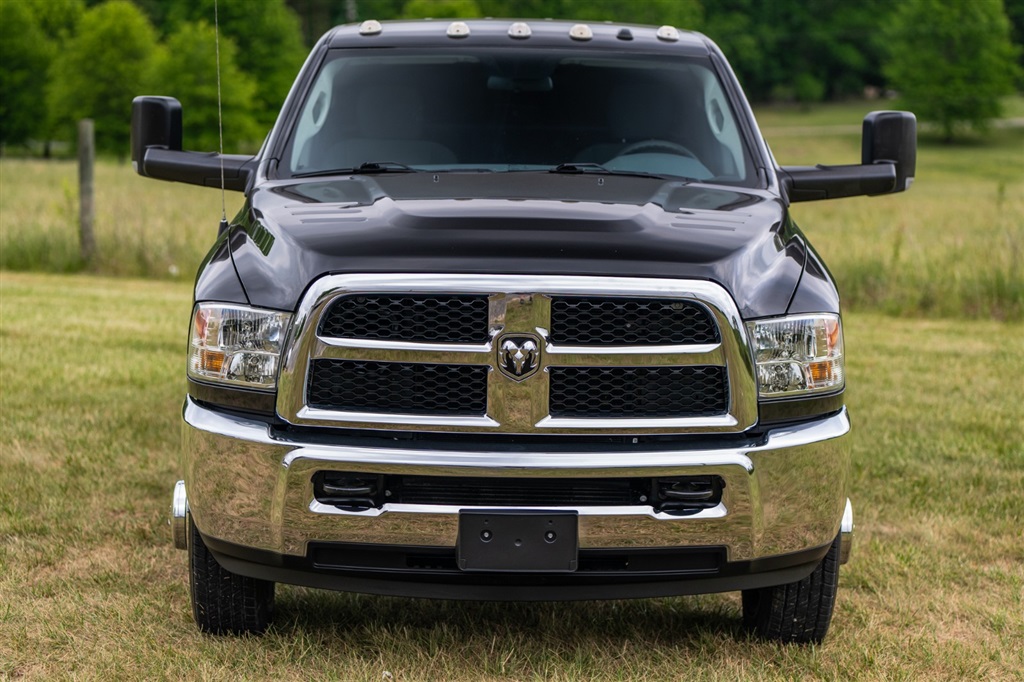 RAM3500 Tradesman Crew Cab 4WD DRW8