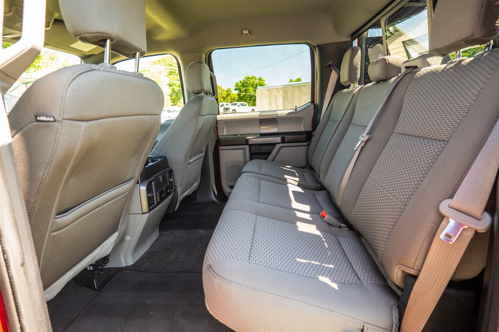 FordF-150 XLT SuperCrew 5.5-ft. Bed 4WD26