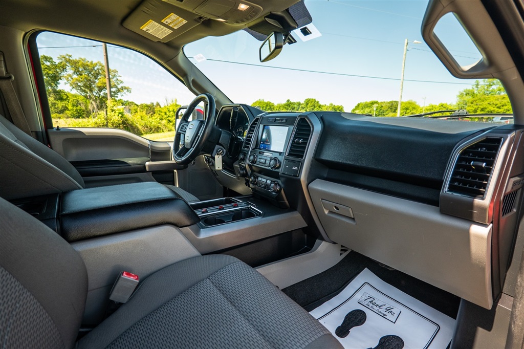 FordF-150 XLT SuperCrew 5.5-ft. Bed 4WD34