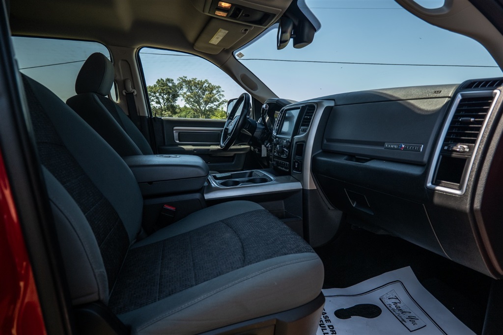 RAM2500 SLT Crew Cab SWB 4WD30
