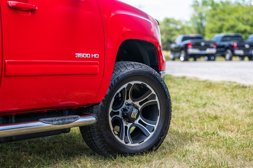 GMCSierra 3500HD SLT Crew Cab 4WD12