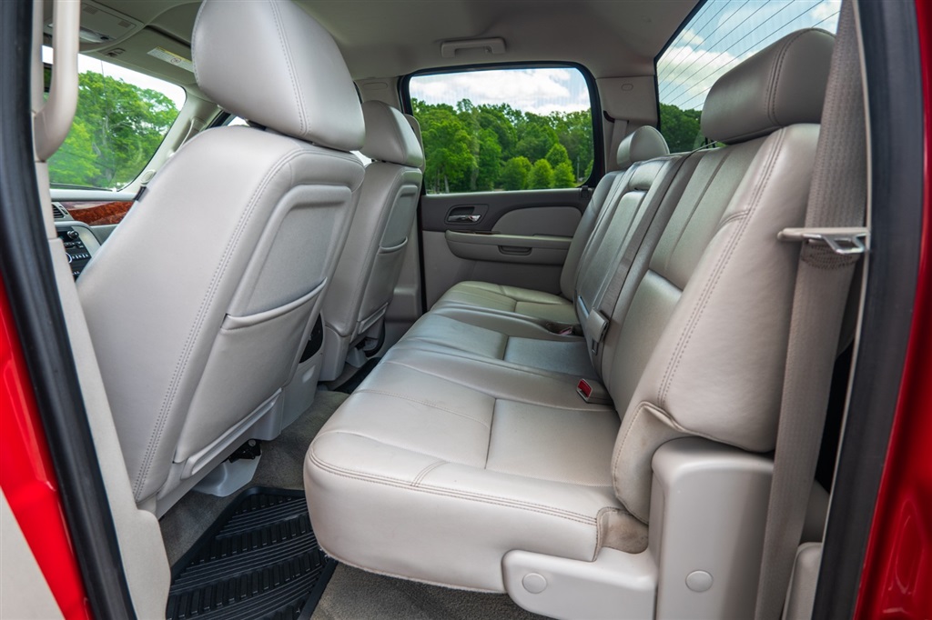 GMCSierra 3500HD SLT Crew Cab 4WD25