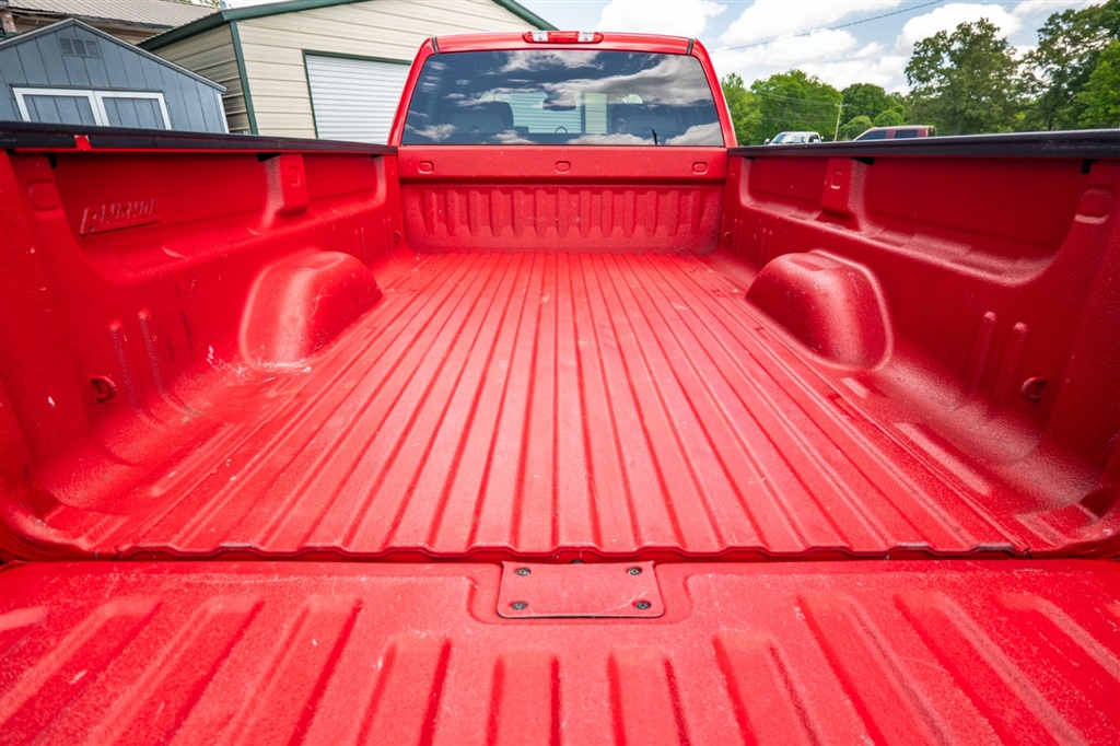 GMCSierra 3500HD SLT Crew Cab 4WD28