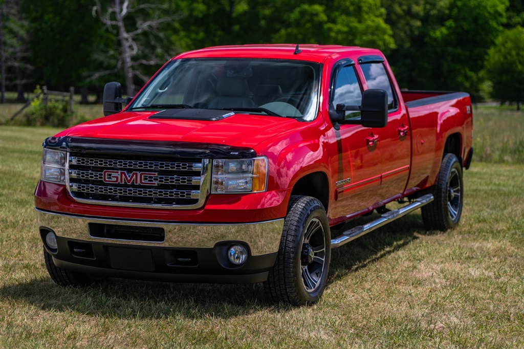 GMCSierra 3500HD SLT Crew Cab 4WD3