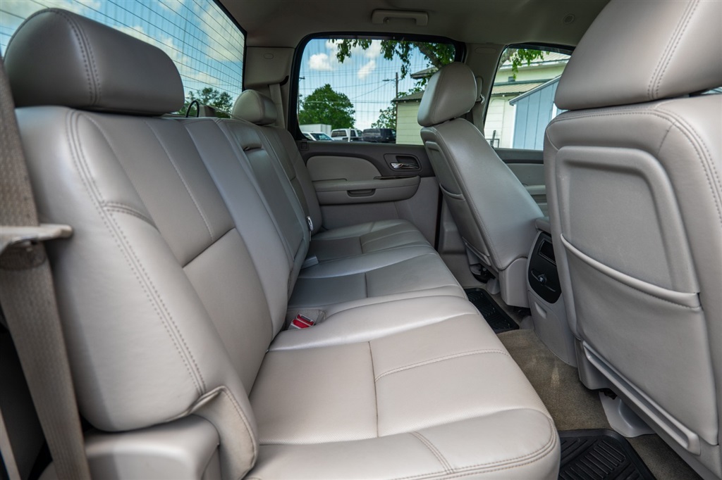 GMCSierra 3500HD SLT Crew Cab 4WD30