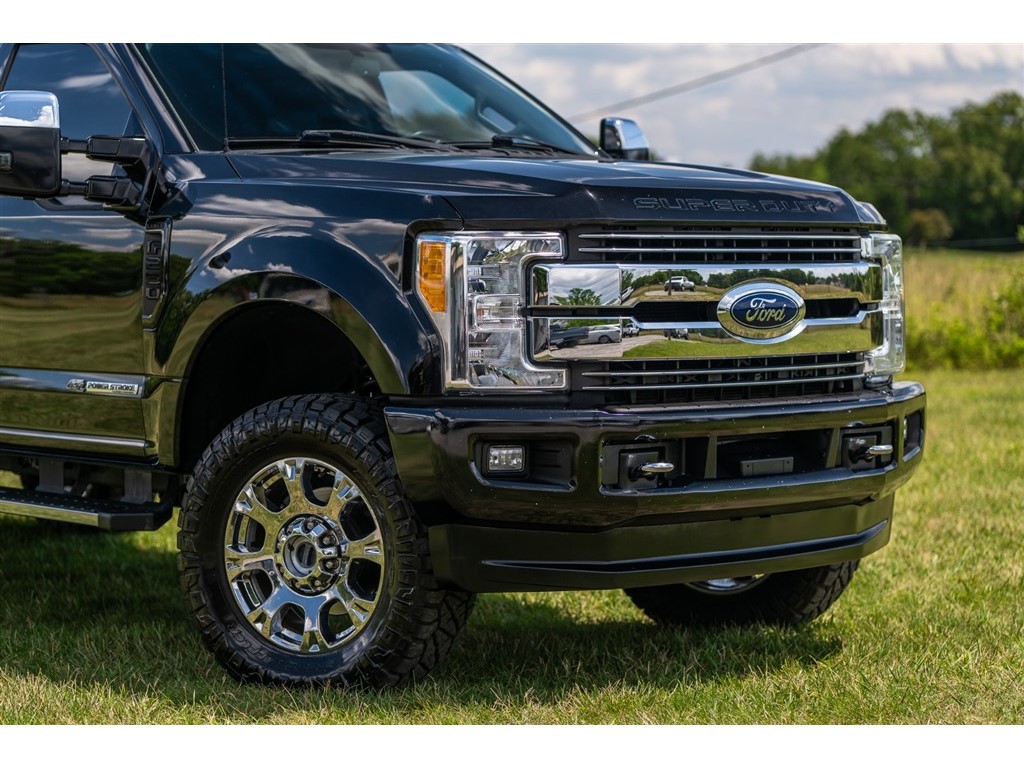 FordF-250 SD Lariat Crew Cab 4WD3
