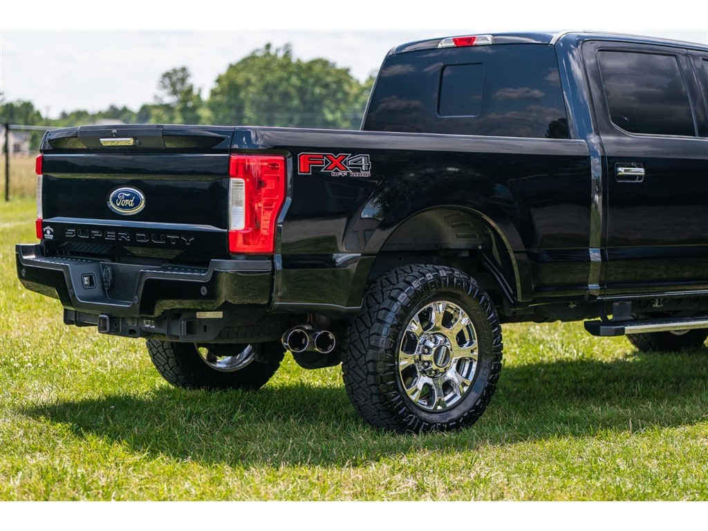 FordF-250 SD Lariat Crew Cab 4WD8