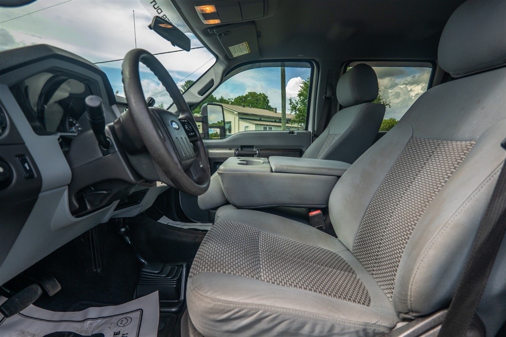 FordF-250 SD XLT Crew Cab 4WD14