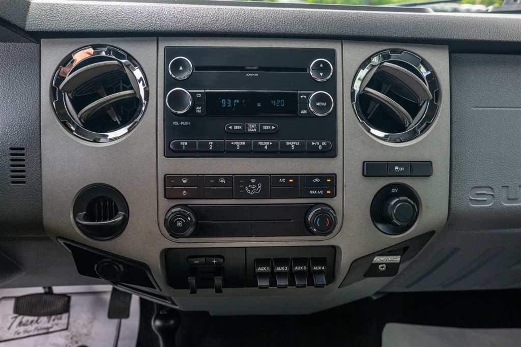 FordF-250 SD XLT Crew Cab 4WD19