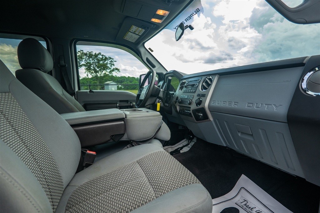 FordF-250 SD XLT Crew Cab 4WD35