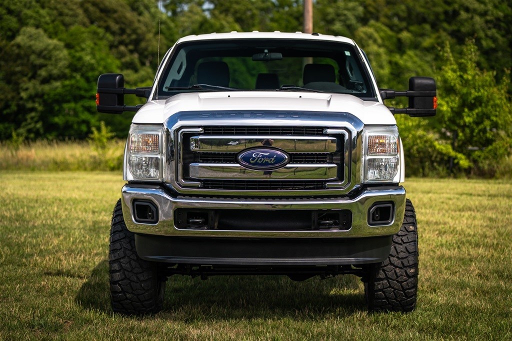 FordF-250 SD XLT Crew Cab 4WD4