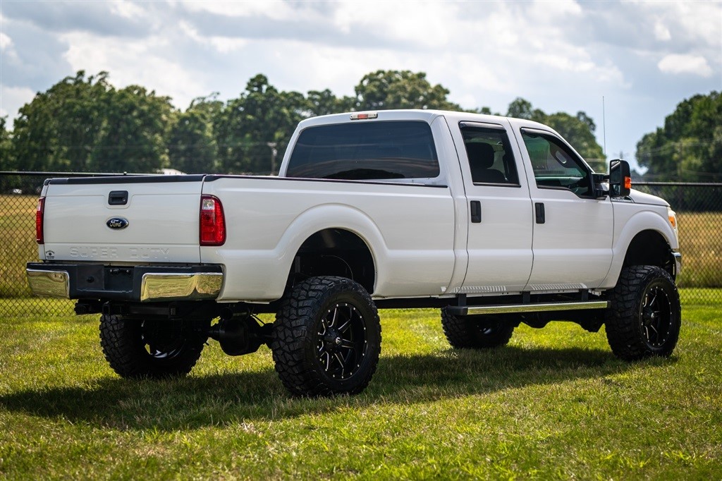 FordF-250 SD XLT Crew Cab 4WD6