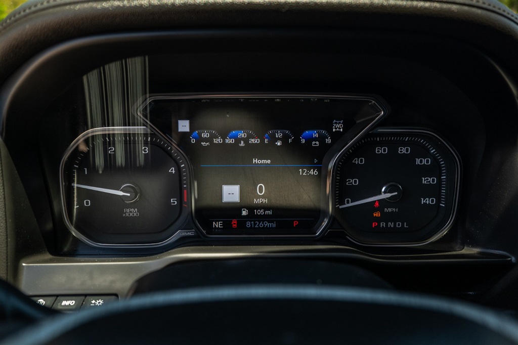 GMCSierra 2500HD Den19