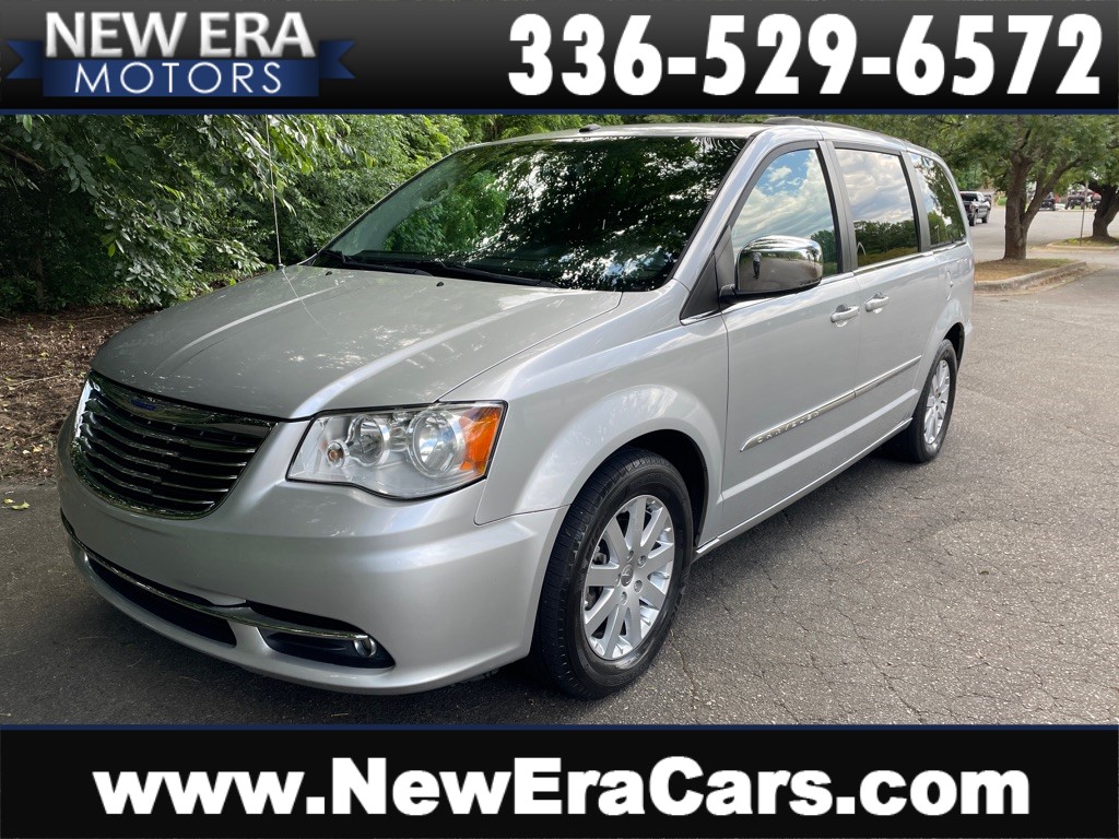 2011 Chrysler Town & Country Touring-L photo