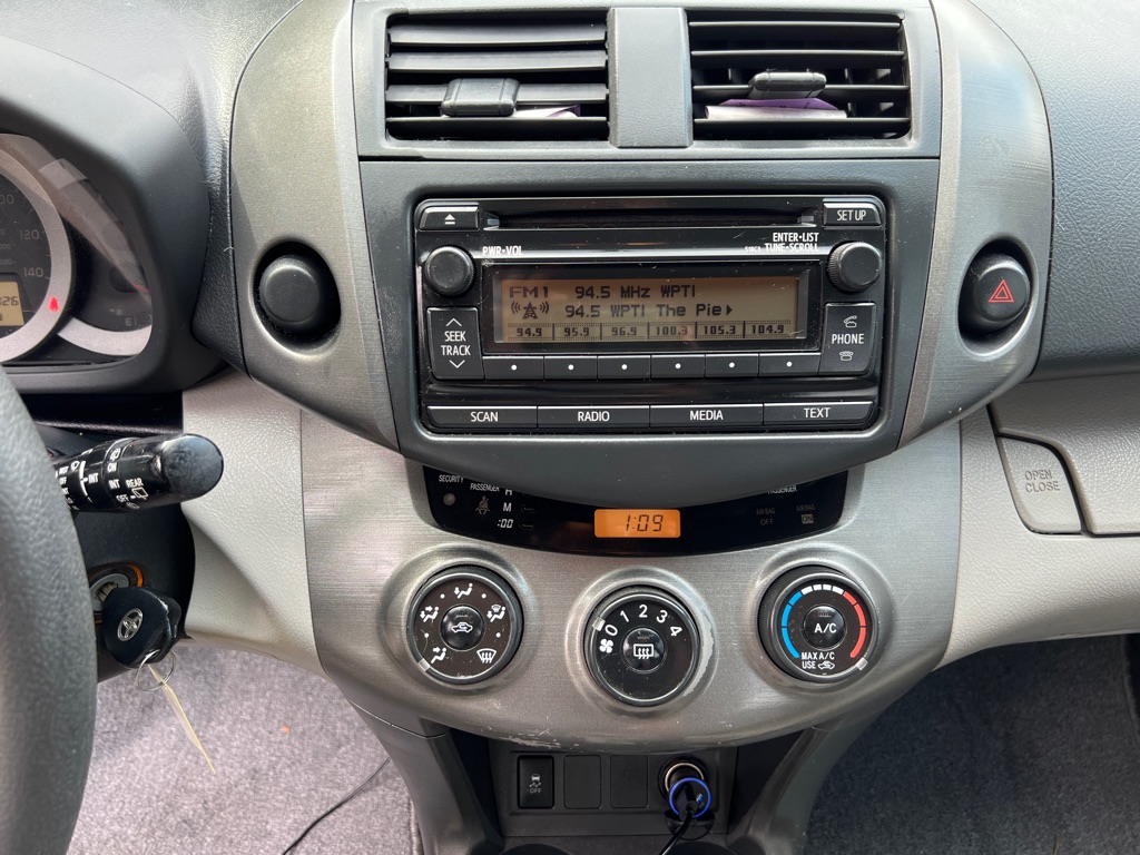 2012 Toyota RAV4 photo