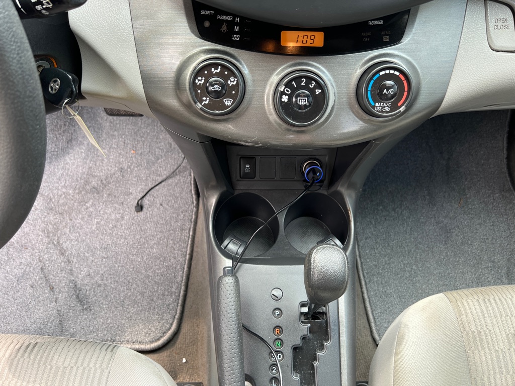 2012 Toyota RAV4 photo