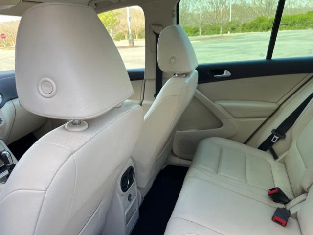 VolkswagenTiguan 2.0T SE 4Motion Sport Utility 4D20