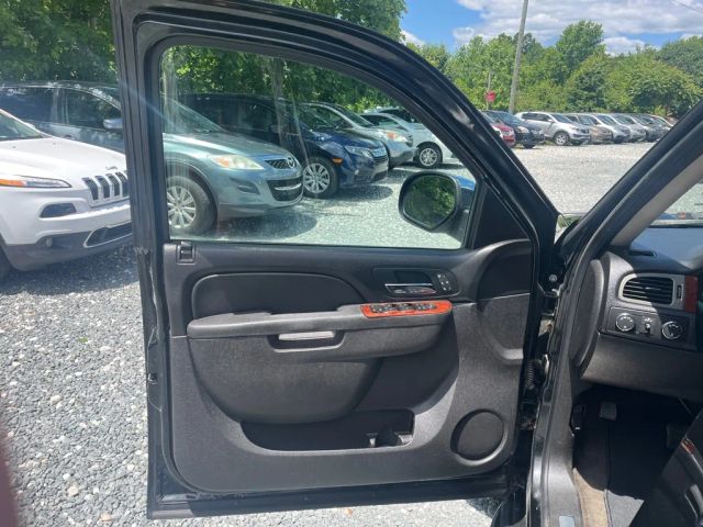 ChevroletTahoe LTZ Sport Utility 4D9