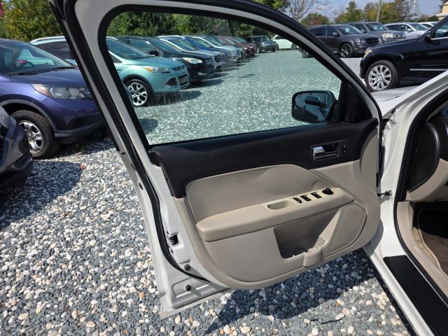 FordFusion SE Sedan 4D11