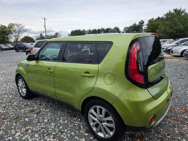 KiaSoul + Wagon 4D7