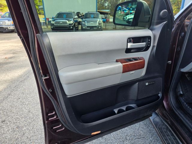 ToyotaSequoia Platinum Sport Utility 4D11