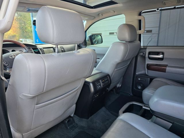 ToyotaSequoia Platinum Sport Utility 4D17
