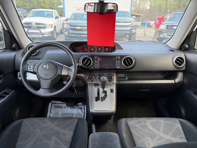 ScionxB Hatchback 4D11