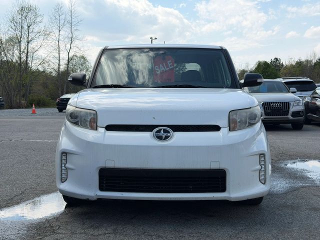 ScionxB Hatchback 4D8