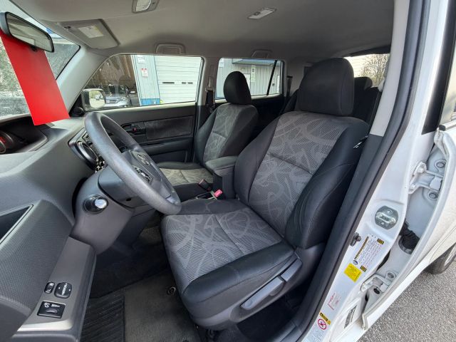 ScionxB Hatchback 4D9