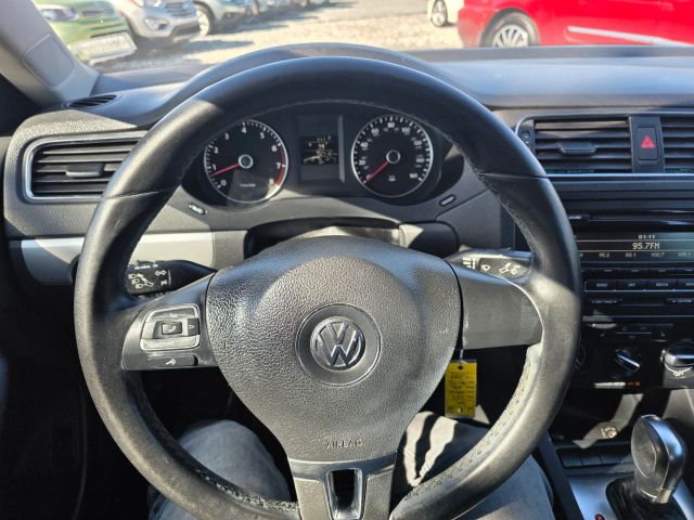 VolkswagenJetta 2.5L SE Sedan 4D12