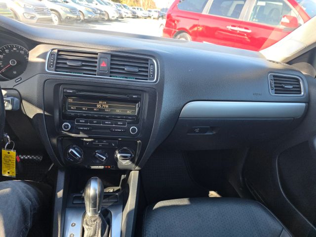 VolkswagenJetta 2.5L SE Sedan 4D13