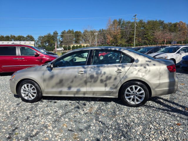VolkswagenJetta 2.5L SE Sedan 4D8