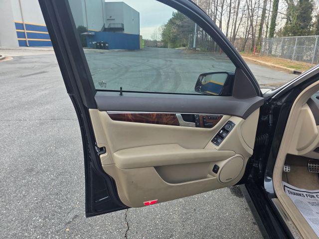 Mercedes-BenzC-Class C 250 Luxury Sedan 4D11