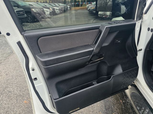 NissanTitan Crew Cab PRO-4X Pickup 4D 5 1/2 ft11