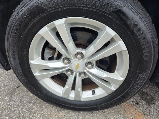 ChevroletEquinox LT Sport Utility 4D9