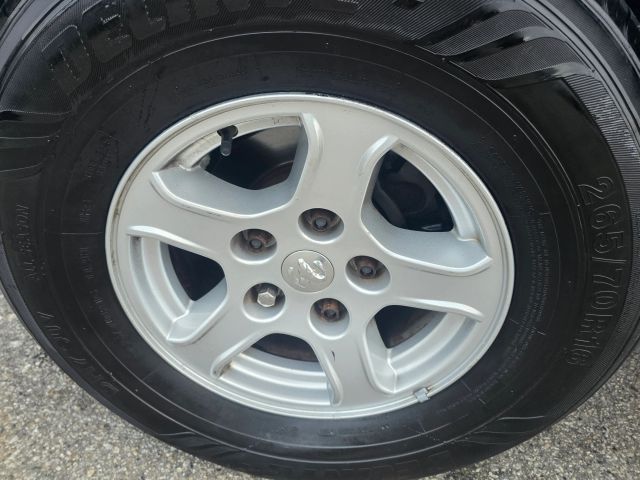 DodgeDakota Quad Cab SLT Pickup 4D 5 1/2 ft9