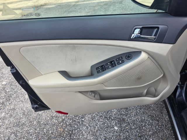 KiaOptima LX Hybrid Sedan 4D11