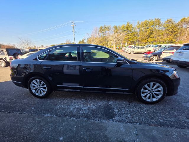 VolkswagenPassat 2.5L SEL Sedan 4D4