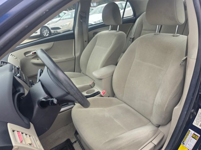 ToyotaCorolla LE Sedan 4D14