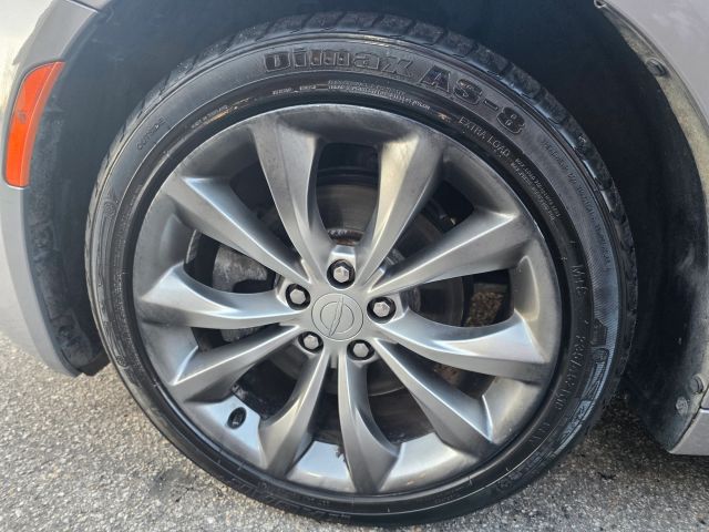 Chrysler200 200S Sedan 4D9