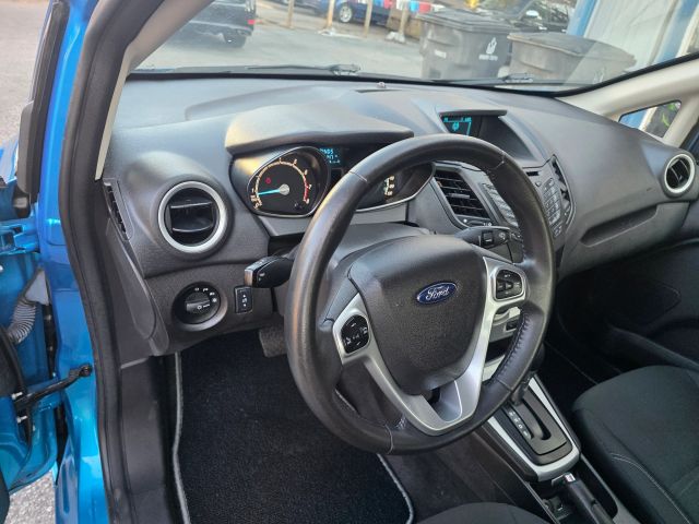 FordFiesta SE Sedan 4D13