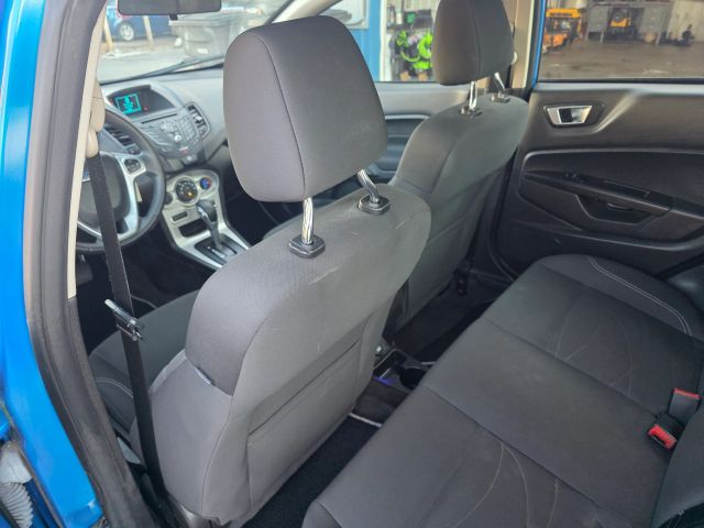 FordFiesta SE Sedan 4D19