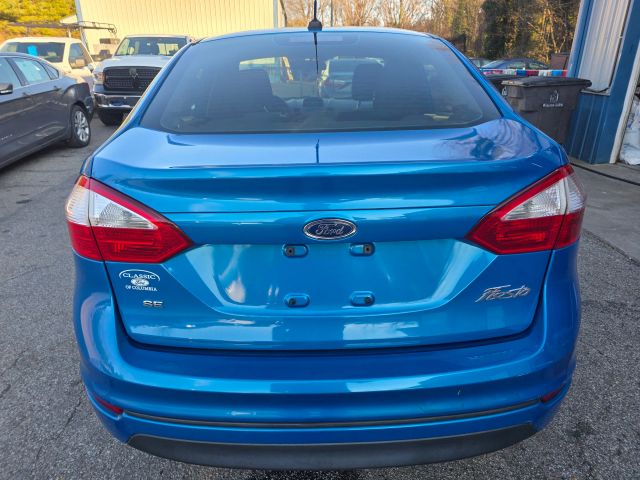 FordFiesta SE Sedan 4D6